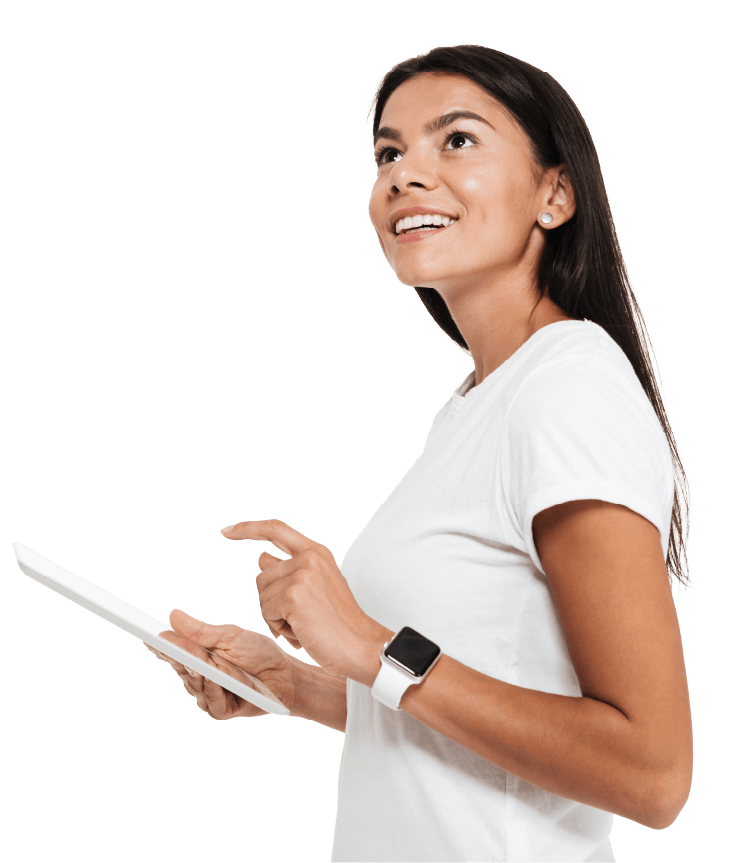 Cliente revisando un sitio web en tablet